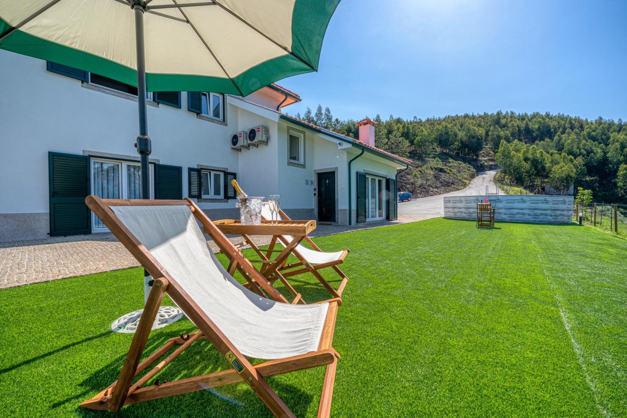 Central Suites Arouca Bagian luar foto